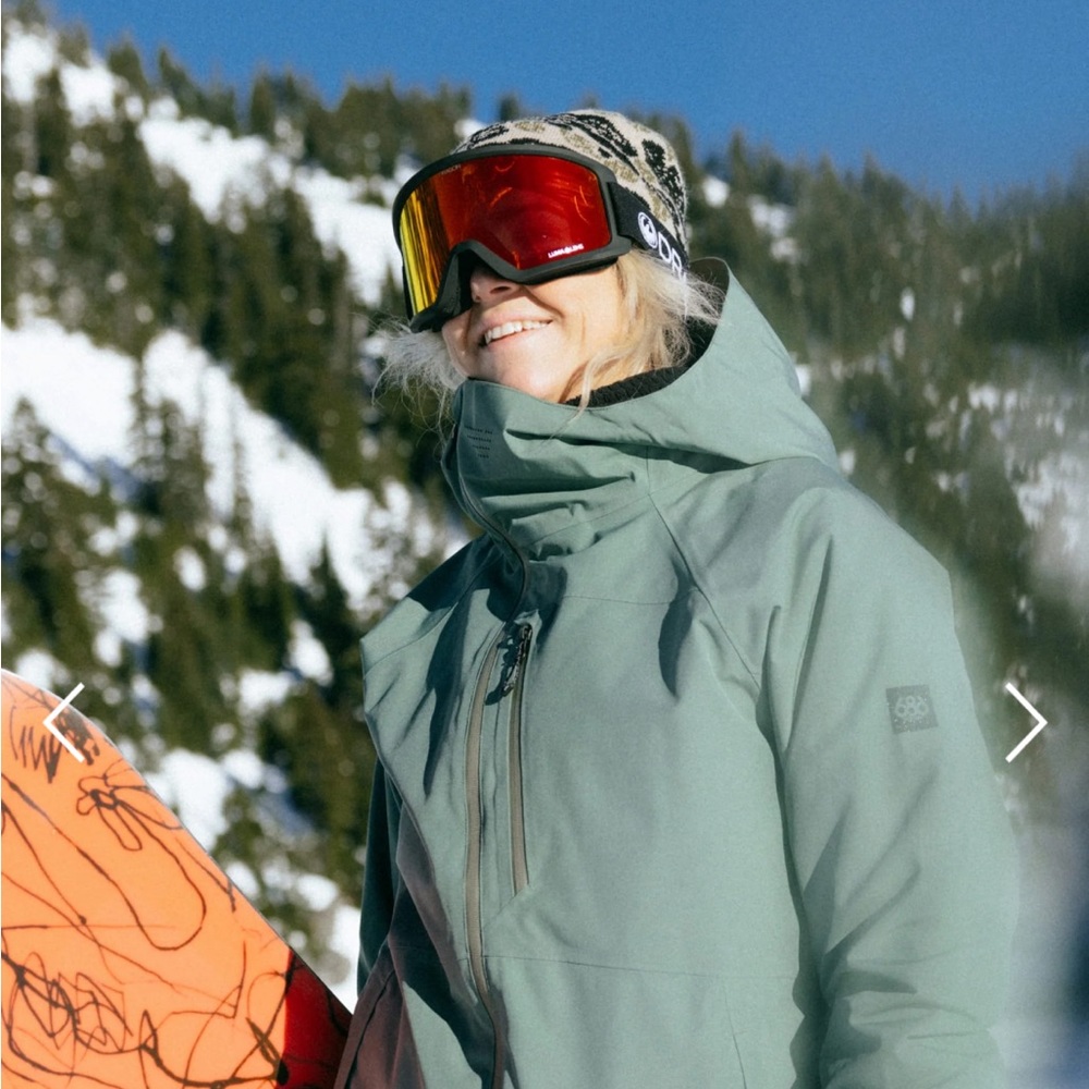 Green Ski & Snow Jacket with High Collar Insulation 686